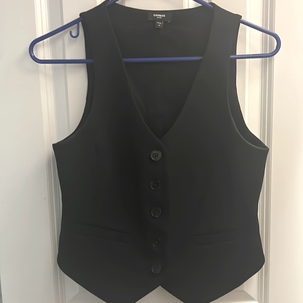 Express vest black. XS. Best fitting most flattering vest I’ve tried on.